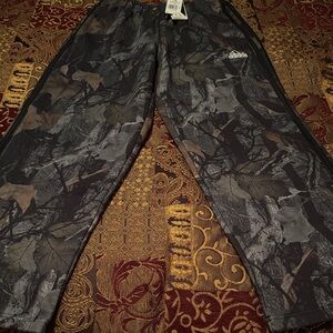 Adidas Essential Open Hem Fleece Lined Sweatpant.